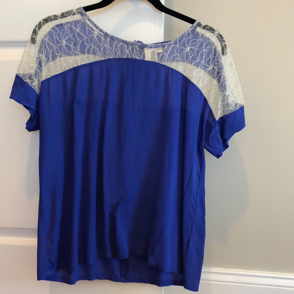 Cute blue blouse!!